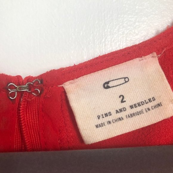 UO Pins & Needles Red Crepe Dress w/ Lace Cut-Outs Sz‎ 2 - Picture 5 of 8